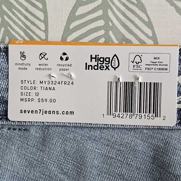 NWT!!! Seven7 Weekend Short Denim Women's Shorts Size 12 / 5" Inseam - Picture 4 of 7